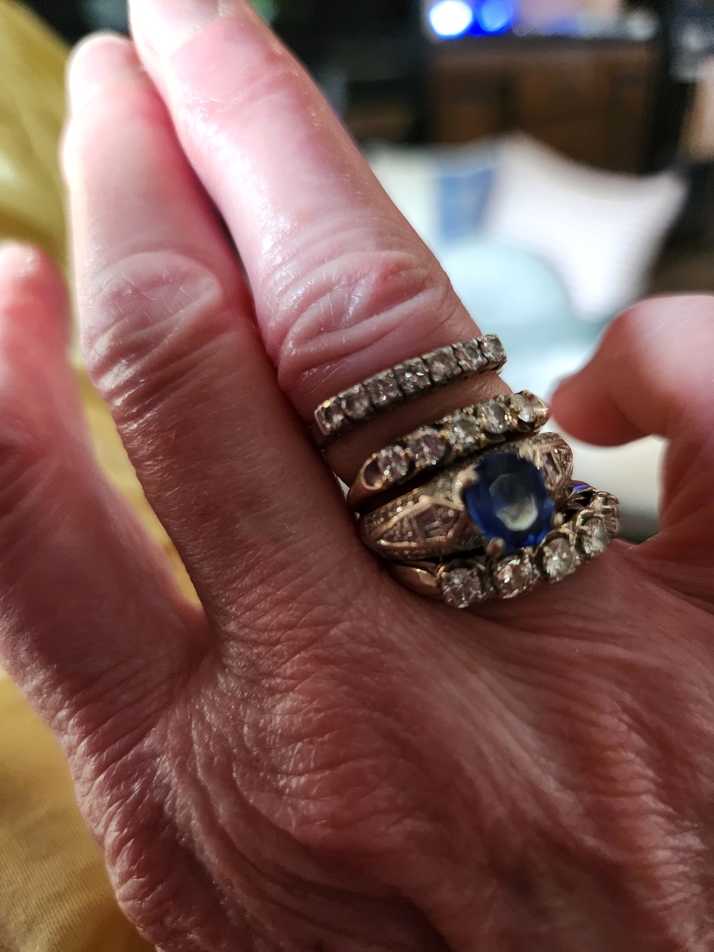 DIAMOND RING - Picture 2 of 11